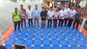 Penguatan Infrastruktur Wisata Air di Danau Sipin, Ketua DPRD Kota Jambi Serahkan Dua Dermaga Apung