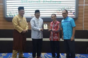 Tanjabbar Siap Jadi Tuan Rumah Pra Munas KOPEK, Bupati: Momentum Bangkitkan Semangat Petani Kelapa
