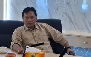 Abun Yani Kritisi Jalan Provinsi Diperbatasan Muaro Jambi - Tanjabtim : 3 Kilo, 1 Jam Perjalanan