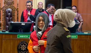 Dituntut Hukuman Mati, Helen Menanggis di Sidang Pembelaan