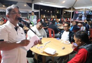 Meriahkan HUT RI dan Hari Jadi Kabupaten Tanjab Barat, Bupati Anwar Sadat Buka Turnamen Domino 2025