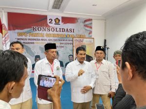 SAH Instruksikan Kader Gerindra Jambi Pasang Bendera dan Semarakkan HUT RI ke-80