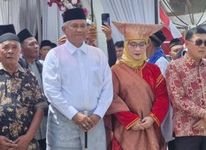 Rektor UBR Jambi Dr Filius Chandra, SE, MM Dianugerahi Gelar Adat Datuak Majoindo
