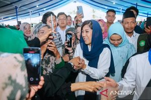 Kemkomdigi Salurkan 6,5 Ton Paket Sembako di Deli Serdang