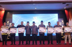 Sudirman - Ali Zaini & Deretan Tokoh Ini Dinobatkan Jadi 'Pahlawan' Keterbukaan Informasi Jambi 2025