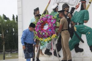 HUT ke-69 Provinsi Jambi: Al Haris Pimpin Ziarah ke Makam Pahlawan dan Mantan Gubernur
