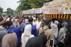 HUT Ke-69 Jambi : Pemprov Gelar Pasar Tani di Lapangan Kantor Gubernur