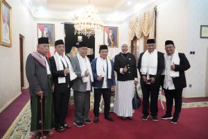Perkuat Sinergi Akademisi, Rektor UBR Dr Filius Chandra Jabat Anggota LAKKPB MUI Jambi