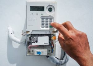 Listrik Huntara Digratiskan, Perkuat Pemulihan Warga Pascabencana Sumatra