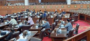 Antara 'Asam Lambung' dan Telepon yang Tak Diangkat : Hambali Semprot Al Haris di Paripurna Jambi