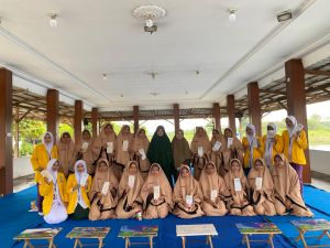 KKN UBR Jambi Edukasi Remaja Putri Desa Muara Kumpeh Terkait Kespro dan Bahaya Pernikahan Dini