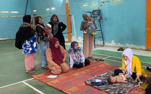 Sentuhan Kasih di Desa Pudak: Mahasiswa KKN UBR Jambi Ajarkan Keajaiban Massage Bayi