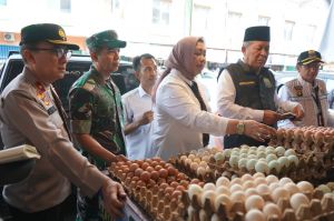 Danrem 042/Gapu & Wagub Sani Turun ke Angso Duo : Harga Bapok Aman Jelang Ramadhan