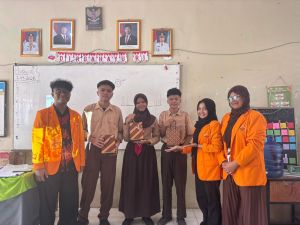 Mahasiswa Kehutanan UNJA Gebrak Kesadaran Pelajar SMPN 24 Jambi Tentang Konservasi Orang Utan 