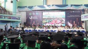 Wisuda UIN STS Jambi 2026: Rektor Lepas 910 Lulusan Sebagai Duta Peradaban dan Penjaga Harapan