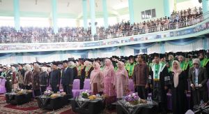 Wagub di Wisuda UIN-STS Jambi : Gelar Bukan Sekadar Tambahan Nama, Buktikan dengan Aksi Nyata