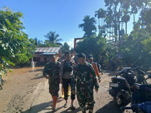 Banjir Landa Merangin dan Sarolangun, Korem 042/Gapu Bergerak Cepat Bantu Warga Terdampak