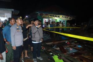 Bupati Anwar Sadat Tinjau Korban Kebakaran Teluk Nilau, Instruksikan Penanganan Maksimal