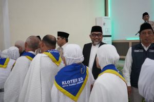 Sekda Sudirman Lepas JCH Kloter 23, Doakan Jamaah Jadi Haji Mabrur, Pulang Sehat