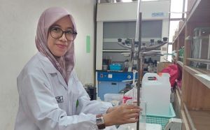 Dosen UNJA, Anak Pasangan Lulusan SD-SMP yang Kini Menjelma Jadi Ilmuwan Kebanggaan Jambi