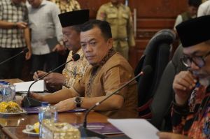 Gubernur Al Haris Pimpin Rapat Evaluasi Perkembangan Pelaksanaan Kegiatan Pembangunan Triwulan II TA