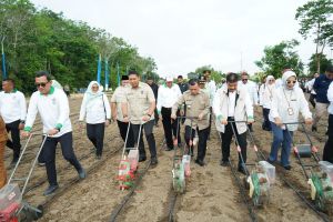 SAH Pasang Badan Bela Program Presiden, Tak Biarkan Kebijakan Pro Rakyat Dilemahkan oleh Kepentingan