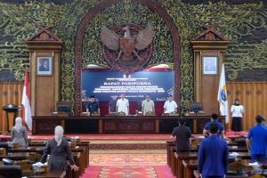 Respon Pandangan Umum Fraksi : Pemprov Jambi Beberkan Strategi Postur APBD-P 2026
