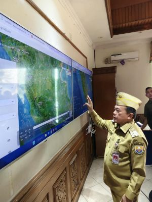 Jambi Terkepung Asap Pekat, Gubernur Al Haris : Kita Hanya Bisa Mohon kepada Allah!